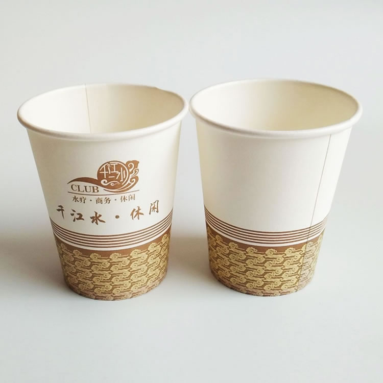 ���{����